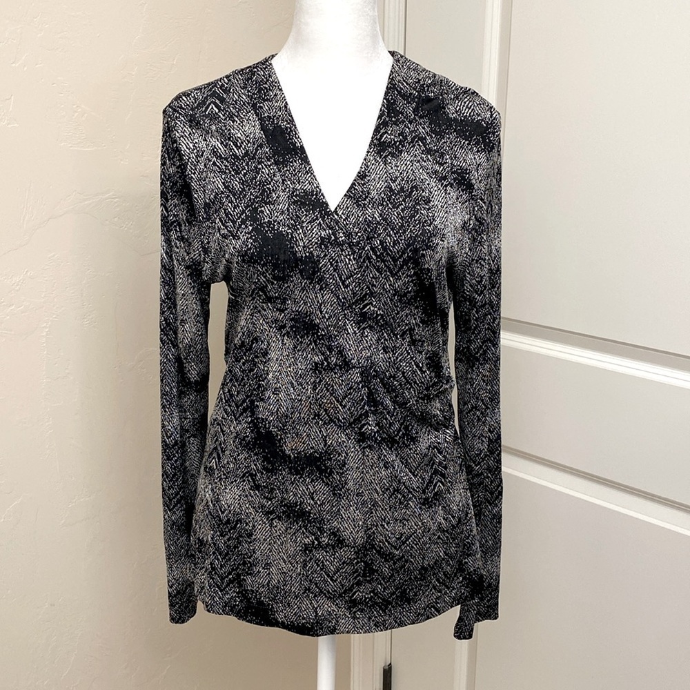Chicos Travelers Womens Faux Wrap Knit Top Black Silver Slinky knit Pullover M